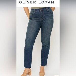 Oliver Logan Crosby Relaxed Taper Jeans in Dark Blue